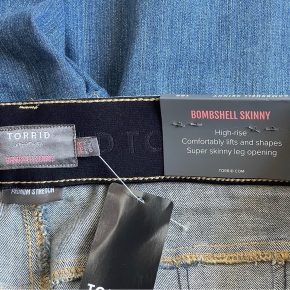 Torrid Womens Bombshell Skinny Premium Stretch High Rise Destructed Jean Size 18 - Picture 9 of 12